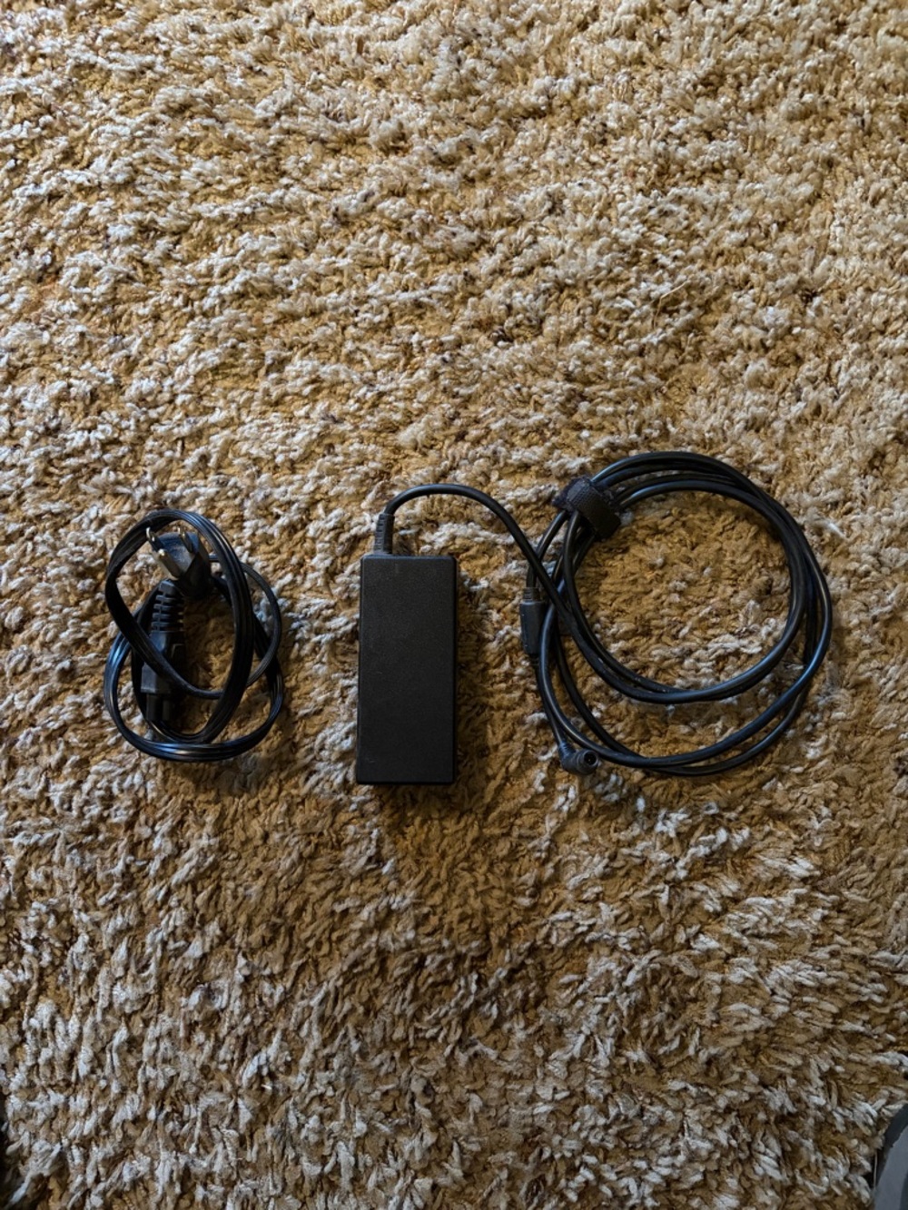 Dell 65W AC Adapter Charger – Model DA65NM111-00 (DP/N 09RN2C)